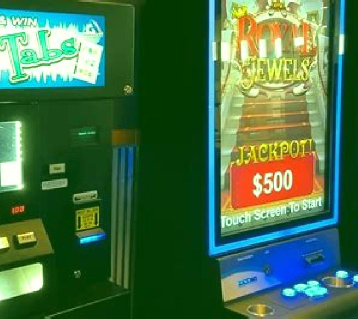 Wealth Club (Pull Tabs) online slot