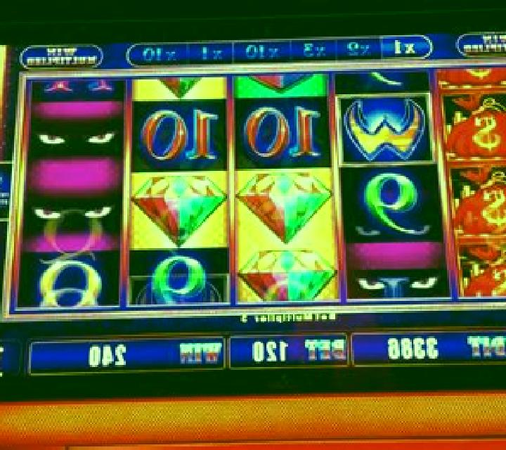 Weird Wicked and Wild slot machine