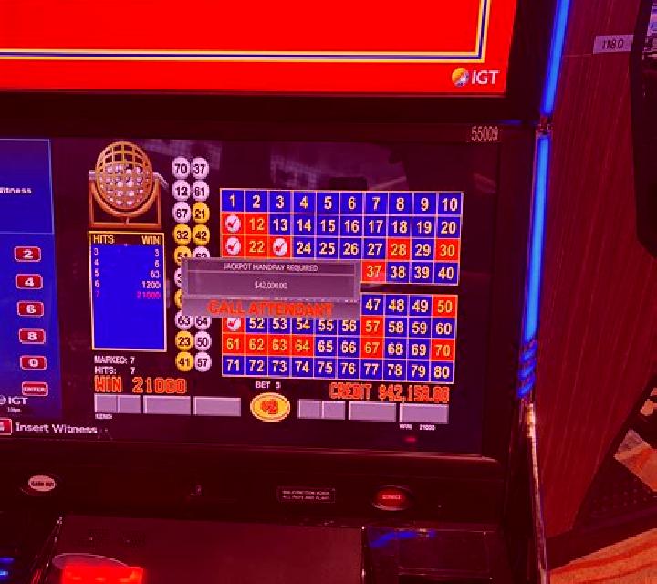 Whale Keno slot machine