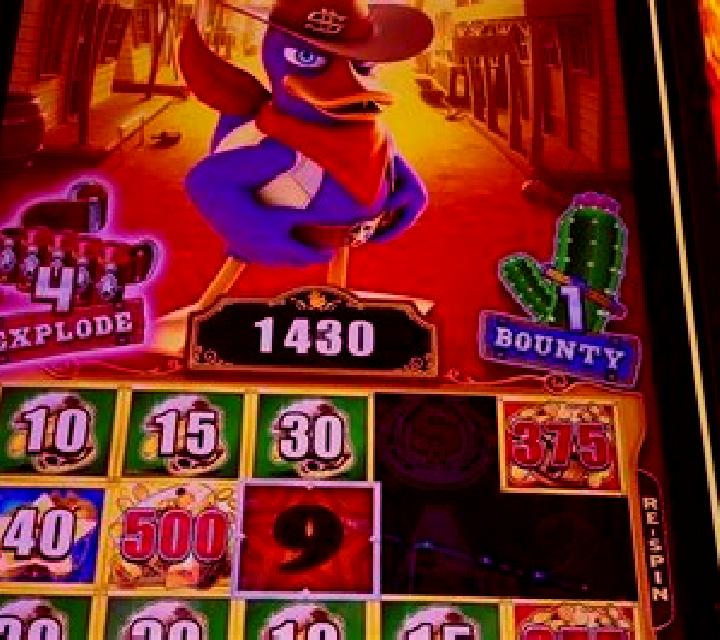 What the Duck!? slot machine