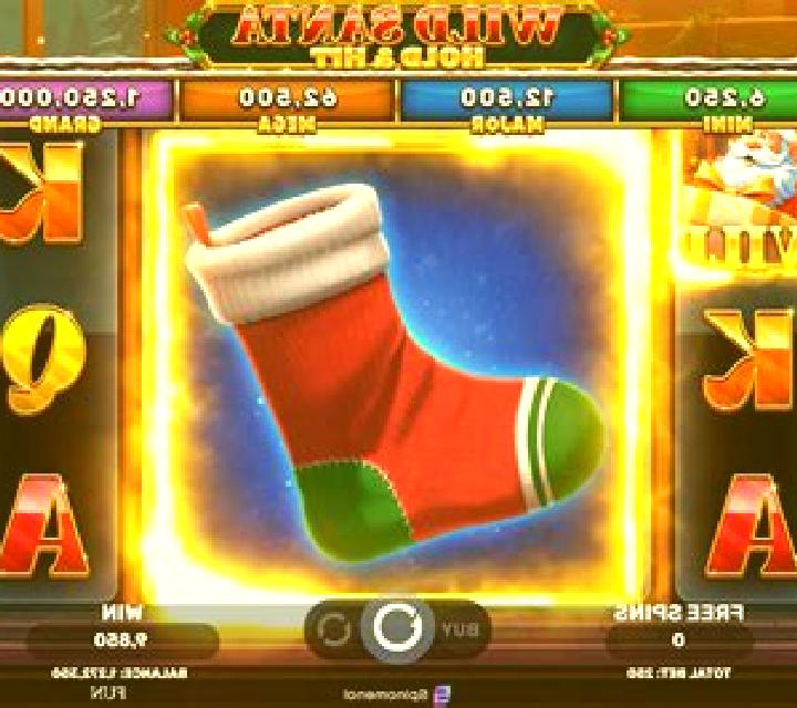 Wild Xmas Hold & Hit slot game