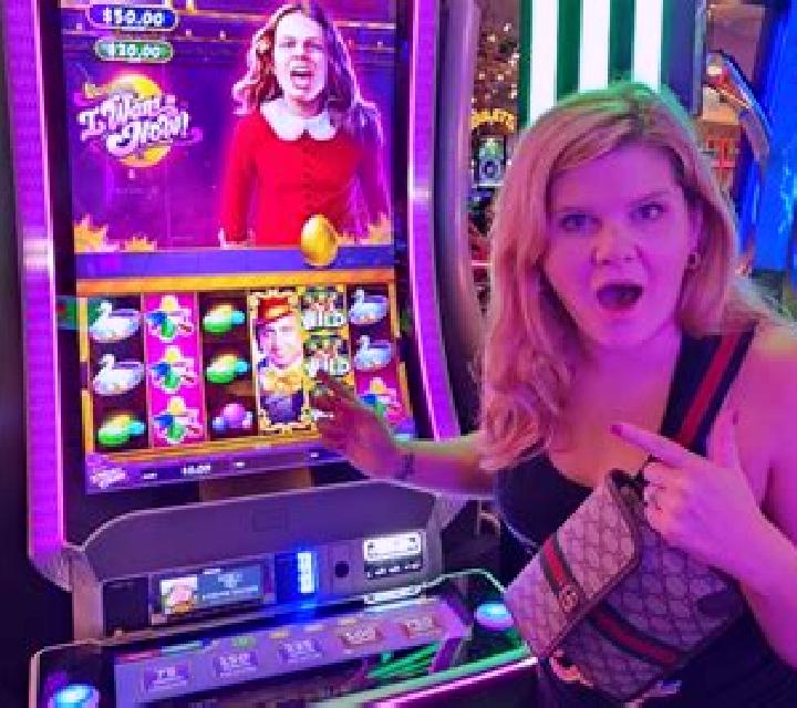 Willy Wonka I Want It Now slot machine