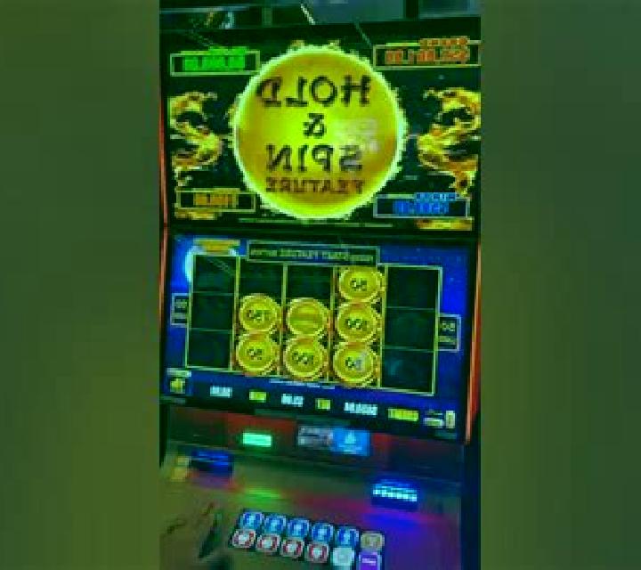 Wolf Riches Hold N Spin slot machine