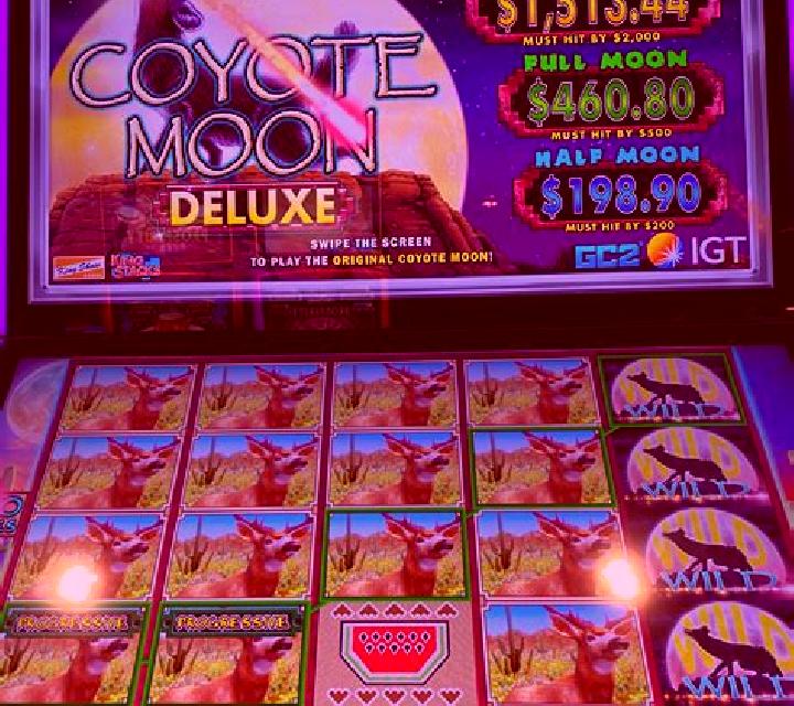 Wolf s Moon slot machine