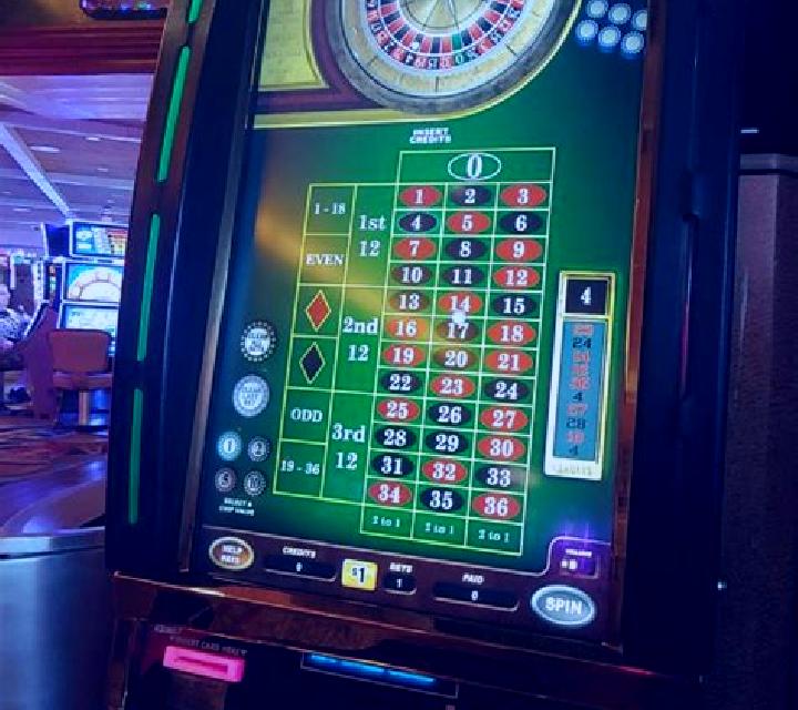 XL Roulette slot machine
