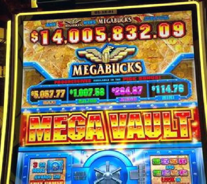 XMAS Coins 2 ULTIMATE RUNNING WINS slot machine