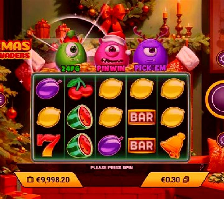 Xmas Invaders slot game