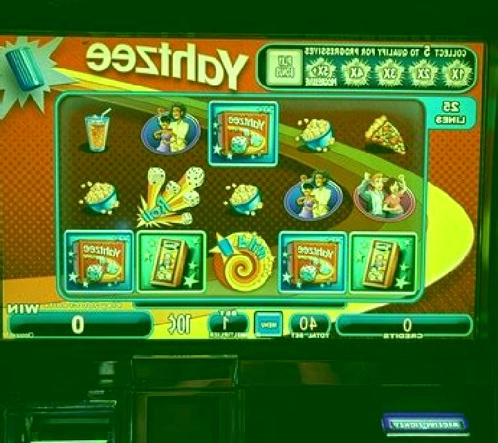 YAHTZEE (WMS) slot game