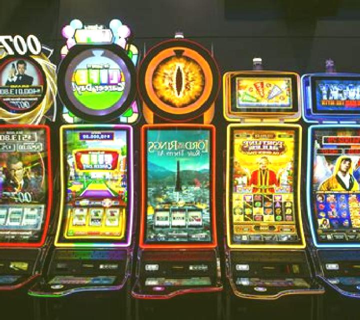 Year of the Dog (D-Tech) slot machine